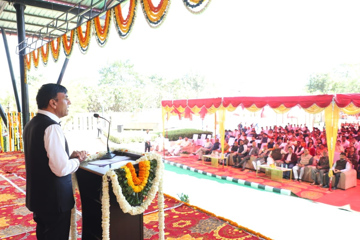 Dr. Mansukh Mandaviya Participates in Seminar on Health Challenges and Healthy Lifestyle at ESIC Medical College & Hospital, Faridabad